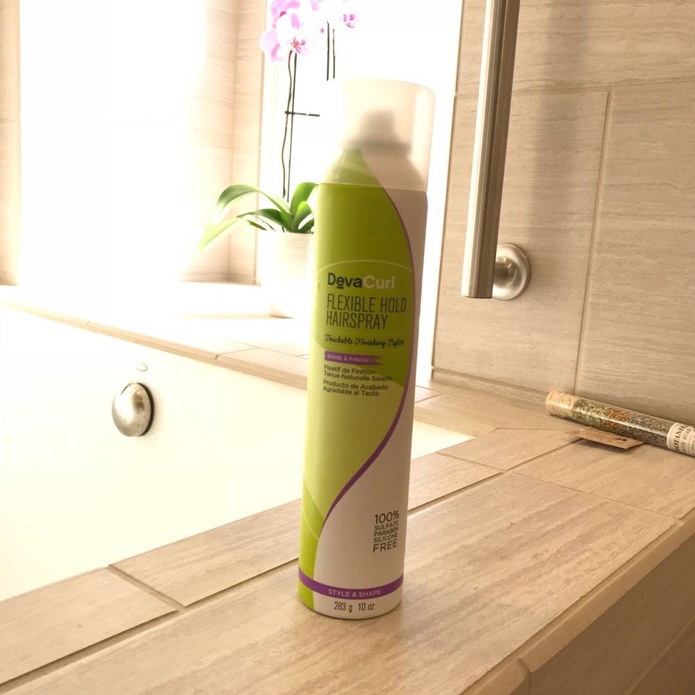 Devacurl flexible hold hairspray